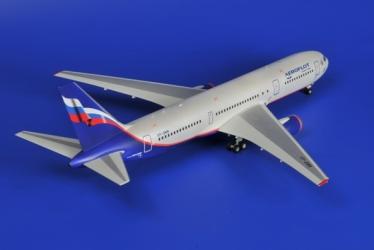 Сборная модель Пассажирский авиалайнер Боинг 767-300 (7005) фотография 2